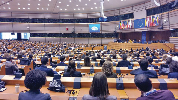 Parlamentul European Donatorii lui Ciolos, teapa de 9 milioane euro!