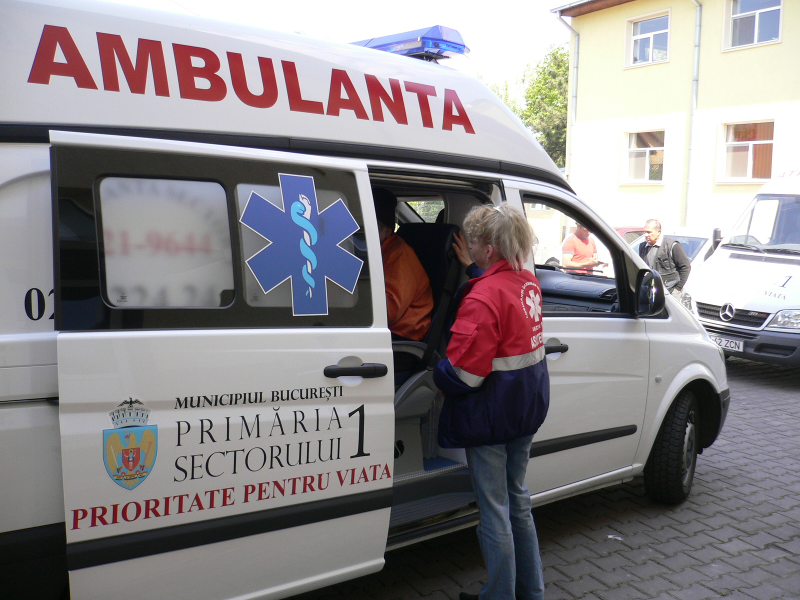 O femeie din Brasov si-a injunghiat mortal bebelusul in varsta de sase luni