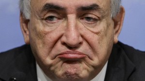 Anchetatorii au descoperit zgarieturi pe pieptul directorului FMI si urme de sperma in camera