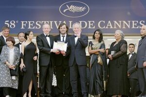 Festival-Cannes-iranianul-Jafar-Panah-a-primit-in-absenta-premiul-Carosse-d-Or-foto-agerpres.ro