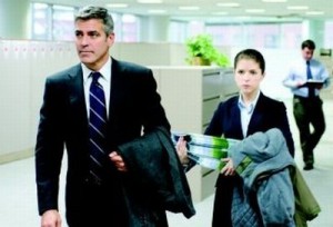 Sus-in-aer-up-in-the-air-George-Clooney