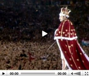 We-are-the-champions-Freddie-Mercury-concert-Wembley-1986