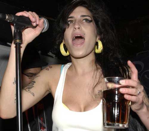 Amy Winehouse in pericol de moarte