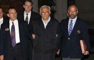 Dominique Strauss-Kahn pus sub supraveghere anti-suicid la Rikers Island