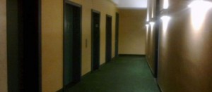 In interiorul cladirii in care este gazduit sub paza DSK - Ziarul National In interiorul cladirii in care este gazduit sub paza DSK