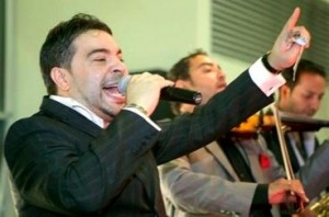 florin-salam-angajat-zeus-tv-luis-lazarus-emisiune-manele-canta-foto-opiniatimisoarei.ro - Ziarul National florin-salam-angajat-zeus-tv-luis-lazarus-emisiune-manele-canta-foto-opiniatimisoarei.ro