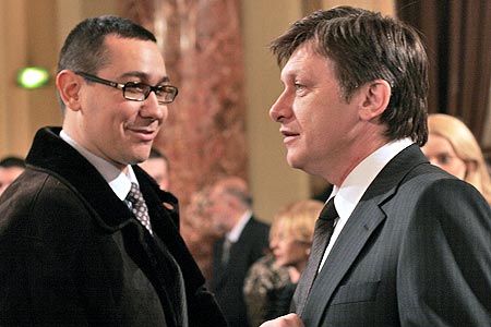 Ponta in contre cu Antonescu: Nu vom adopta o ordonanta pentru schimbarea Curtii Constitutionale