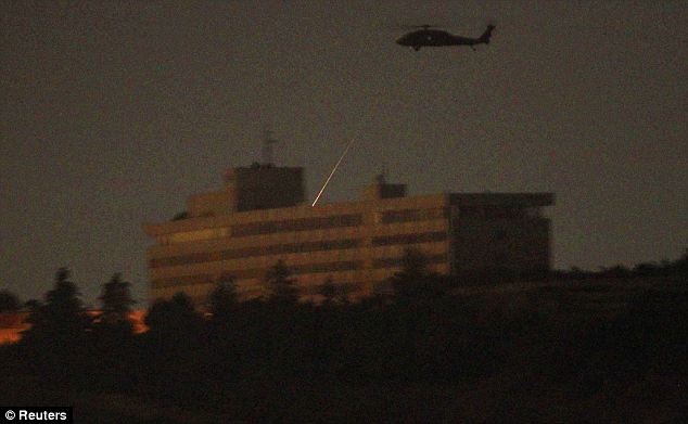 Senzational: elicoptere arunca in aer sinucigasi cu bomba