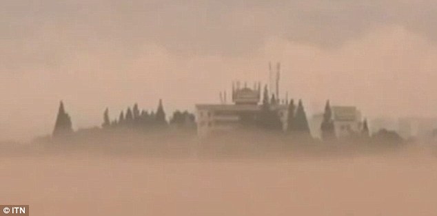 (SOC VIDEO) Vezi mirajul unui oras fantoma aparut din apa!
