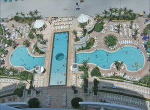 Piscina-din-fata-blocului-copy - Ziarul National