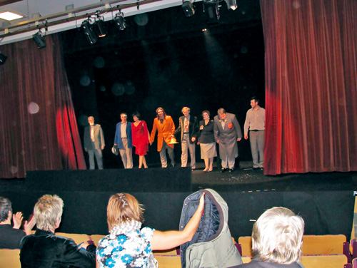 ANAF merge la teatru
