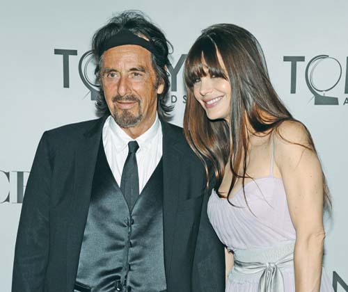 Al Pacino si-a tras iubita cu 40 de ani mai tanara