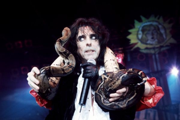 alice-cooper-concert-bucuresti-iunie-serpi-sadic-rock-No-more-mister-nice-guy-the-original-evil-returns