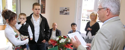 O femeie s-a maritat cu iubitul mort de doi ani