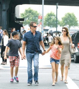 Excl: Cindy Crawford out with her family - Ziarul National