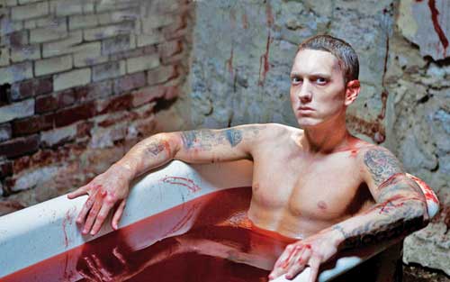 Eminem s-a sinucis, dupa ce si-a omorat iubita