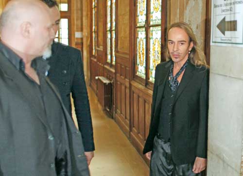 John Galliano risca sase luni de puscarie