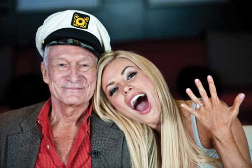 A vrut sa scape de inelul de la „taticul” Playboy