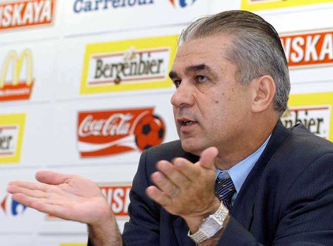 Iordanescu spune ca nu s-a semnat niciun contract cu FRF