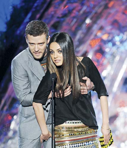 Mila si Justin s-au pipait fara jena pe scena