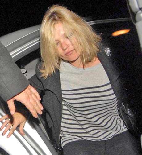 Kate Moss a dat gata 120 de sticle de rom