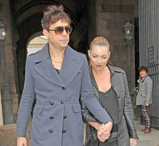 Kate Moss petrece trei zile si trei nopti