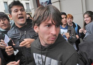Messi Assaulted - Ziarul National
