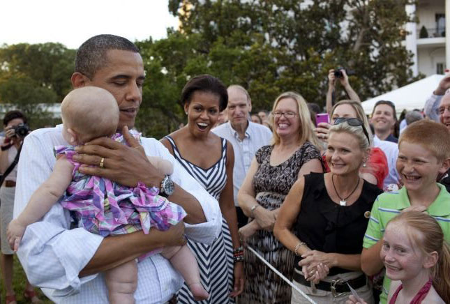 Vezi cum face Obama pe dadaca! Si ii iese! (VIDEO)