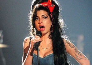 Amy-Winehouse-a-murit-supradoza-droguri-alcool-londra - Ziarul National Amy-Winehouse-a-murit-supradoza-droguri-alcool-londra