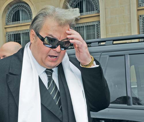 Ce spune Vadim Tudor despre incinerarea lui Sergiu Nicolaescu: Un om frumos, sa il bagi ca pe un gratar cu mititei in foc!