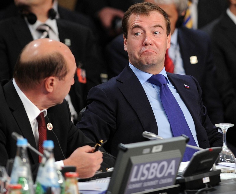 Rusia mai pune o piatra la soclul de erou al lui Basescu