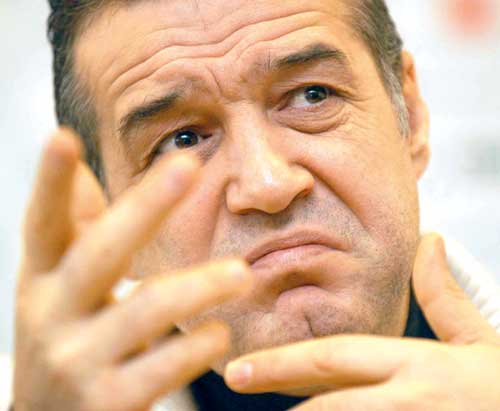 Avocatul lui GIGI BECALI, mandatat sa ceara gratierea de la presedintele Basescu