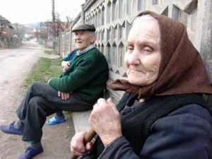 pensionari-cosul-de-solidaritate-foto-debanat.ro