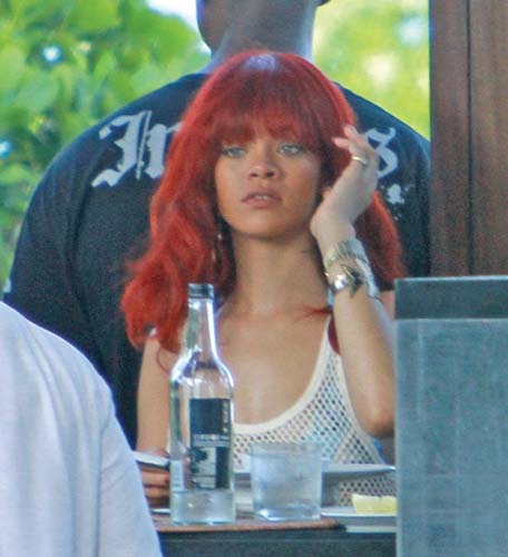 Rihanna se drege dimineata cu tequila