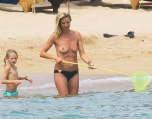 Heidi Klum Suns Topless On Vacation With Her Family - Ziarul National