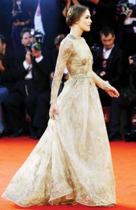 5. keira knightley in valentino - Ziarul National
