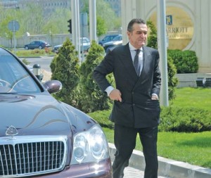 Becali Maybach copy - Ziarul National