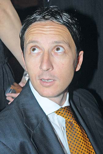 Pleaca MM, vine Buzarin?