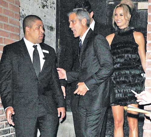 Clooney si-a scos iubita luptatoare in lume