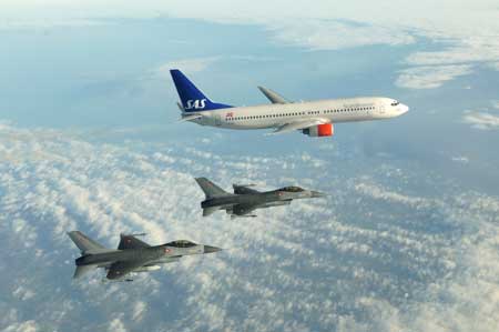 Pisa-te ca vine F-16!