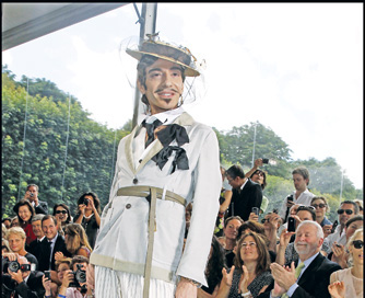 Marc Jacobs e prea scump, luati-l inapoi pe Galliano