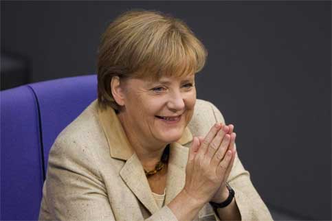 Merkel a biruit, grecii au luat foc