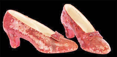 Pantofii lui Dorothy costa trei milioane de dolari
