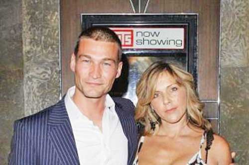 Spartacus a murit in bratele sotiei!