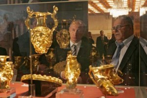 4 putin comori - Ziarul National