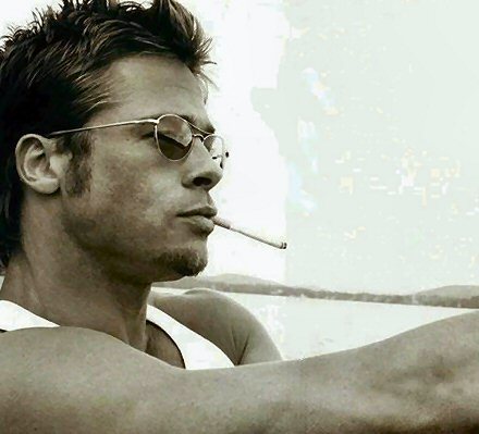 Vrei sa te lasi de fumat? Urmeaza exemplul lui Brad Pitt!