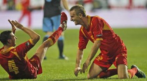 Muntenegrenii-Jovanovic-si-Pekovic-in-meciul-cu-Anglia.agerpres_5654629 - Ziarul National