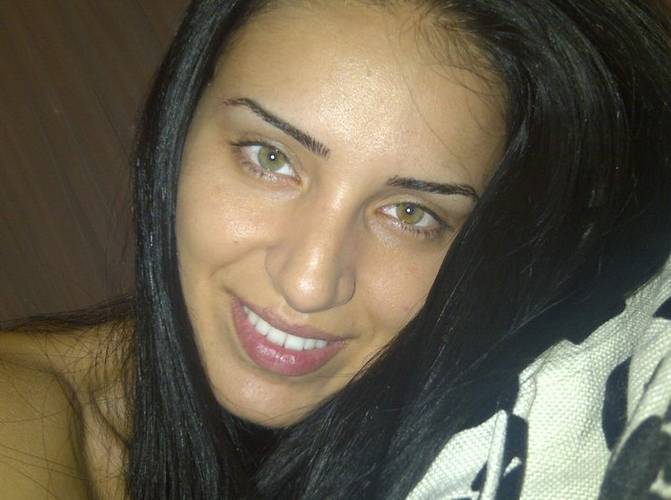 Adelina Pestritu, nemachiata. Iti place cum arata?