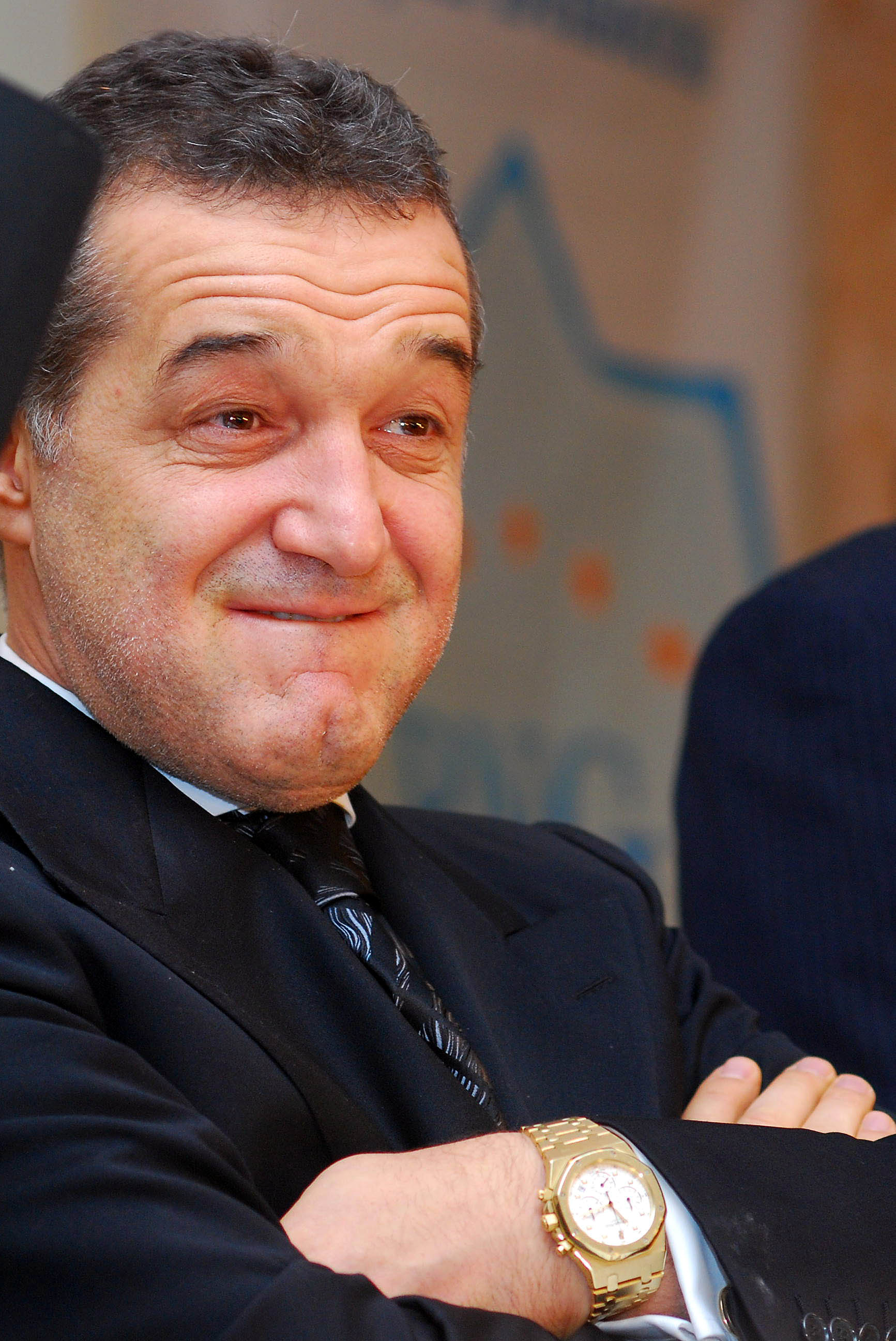 CSA Steaua il invita pe Gigi Becali la joaca