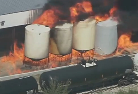 Incendiu de proportii la o uzina chimica din Texas! – VIDEO